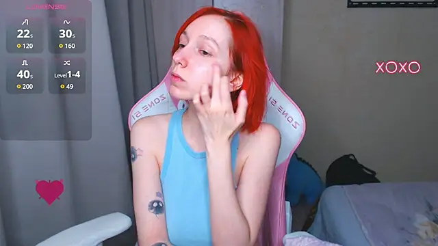 Snapshot of LeahGottty chatting on November 5, 4:45 am LeahGottty online show from November 5, 4:45 am