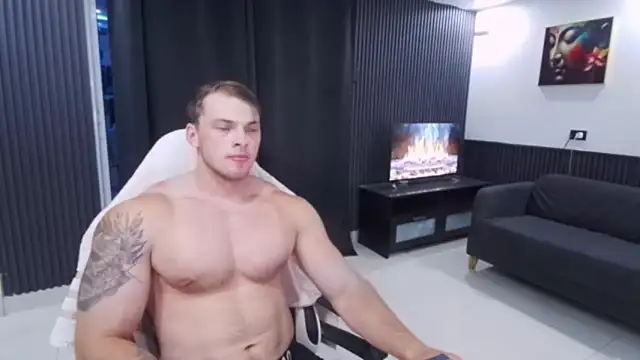 YourHotGreg online show from May 18, 12:18 am