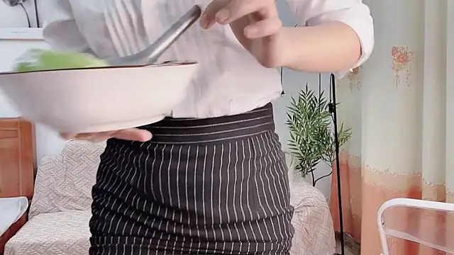 Mono-Stewardesss online show from April 6, 3:15 am