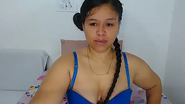 Snapshot of Hazel_donna chatting on May 26, 3:46 am Hazel donna online show from May 26, 3:46 am