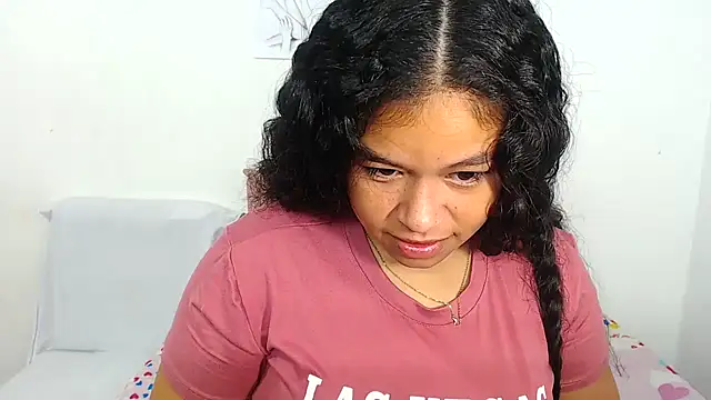 Snapshot of Hazel_donna chatting on May 28, 9:28 am Hazel donna online show from May 28, 9:28 am