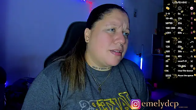 Snapshot of mariana_maze chatting on February 17, 8:33 am mariana maze online show from February 17, 8:33 am