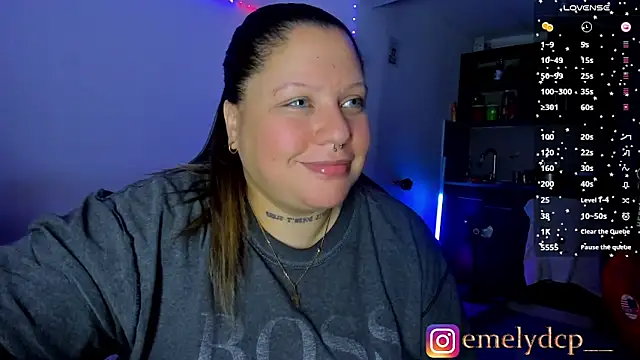 Snapshot of mariana_maze chatting on April 14, 1:55 am mariana maze online show from April 14, 1:55 am