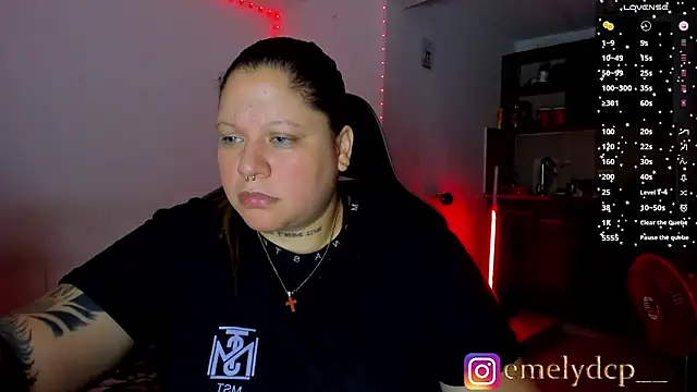 Snapshot of mariana_maze chatting on April 30, 8:31 am mariana maze online show from April 30, 8:31 am