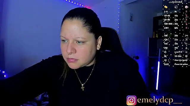 Snapshot of mariana_maze chatting on May 3, 3:12 am mariana maze online show from May 3, 3:12 am