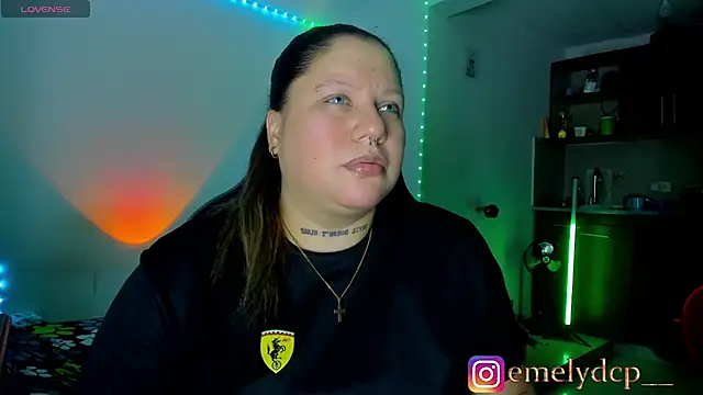 Snapshot of mariana_maze chatting on June 4, 3:45 am mariana maze online show from June 4, 3:45 am