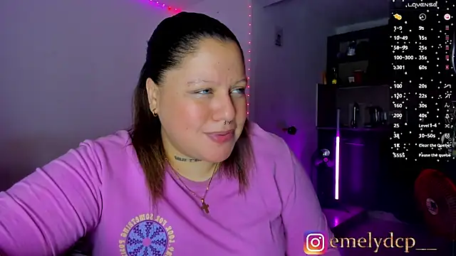Snapshot of mariana_maze chatting on June 5, 6:31 am mariana maze online show from June 5, 6:31 am