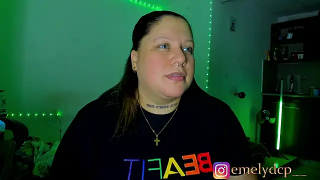 Snapshot of mariana_maze chatting on June 15, 4:15 am mariana maze online show from June 15, 4:15 am