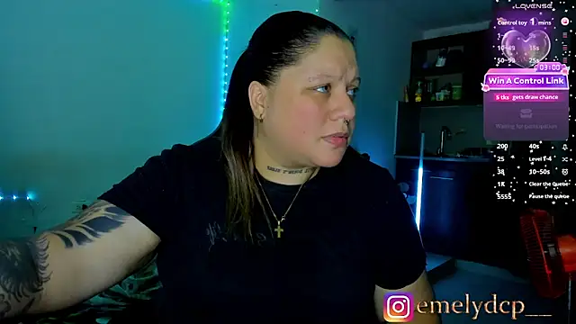 Snapshot of mariana_maze chatting on June 21, 4:59 am mariana maze online show from June 21, 4:59 am
