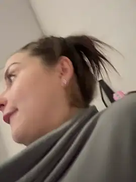 ellie ssexy online show from January 17, 7:39 pm