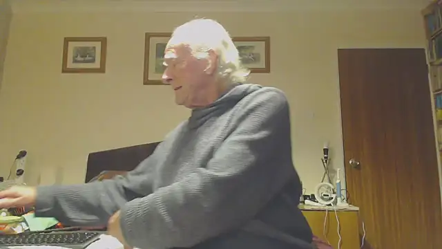 Snapshot of WaverlyKernow chatting on December 12, 3:27 pm WaverlyKernow online show from December 12, 3:27 pm