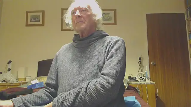 Snapshot of WaverlyKernow chatting on January 4, 9:20 pm WaverlyKernow online show from January 4, 9:20 pm