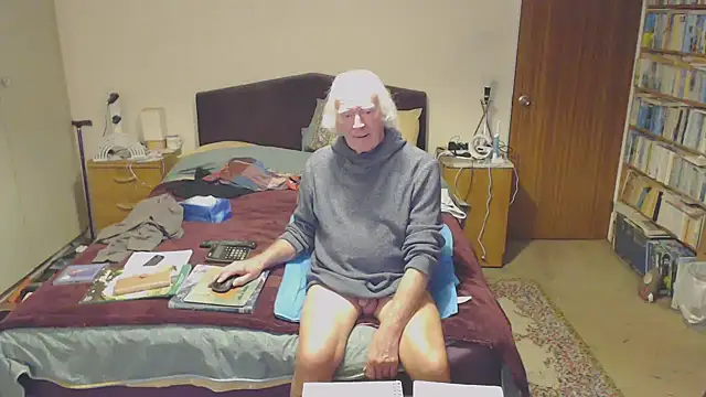 Snapshot of WaverlyKernow chatting on January 9, 3:23 pm WaverlyKernow online show from January 9, 3:23 pm