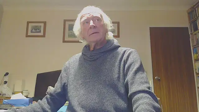 Snapshot of WaverlyKernow chatting on January 12, 9:51 pm WaverlyKernow online show from January 12, 9:51 pm