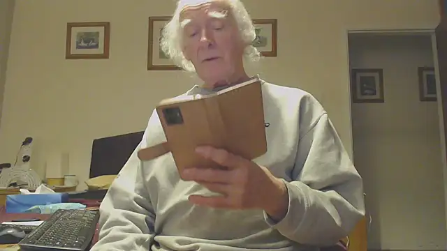 Snapshot of WaverlyKernow chatting on January 18, 2:44 pm WaverlyKernow online show from January 18, 2:44 pm
