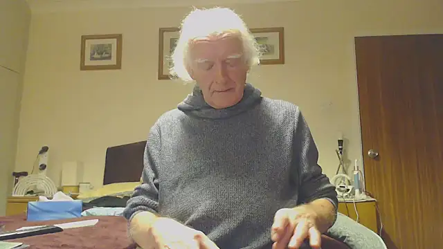 Snapshot of WaverlyKernow chatting on January 19, 10:06 pm WaverlyKernow online show from January 19, 10:06 pm