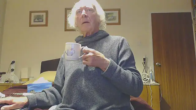 Snapshot of WaverlyKernow chatting on January 24, 10:51 pm WaverlyKernow online show from January 24, 10:51 pm