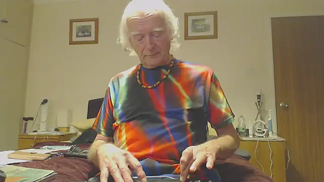 Snapshot of WaverlyKernow chatting on February 7, 3:41 pm WaverlyKernow online show from February 7, 3:41 pm