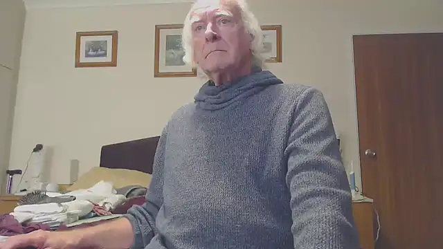 Snapshot of WaverlyKernow chatting on February 27, 9:11 am WaverlyKernow online show from February 27, 9:11 am