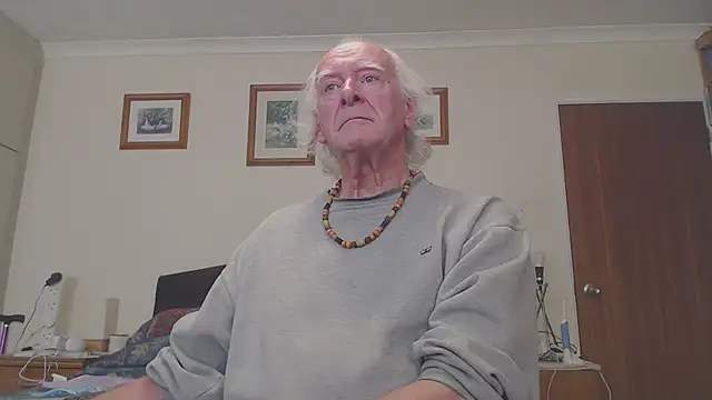 Snapshot of WaverlyKernow chatting on March 3, 2:15 pm WaverlyKernow online show from March 3, 2:15 pm
