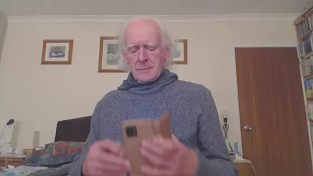 Snapshot of WaverlyKernow chatting on March 4, 3:48 pm WaverlyKernow online show from March 4, 3:48 pm