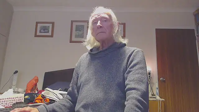 WaverlyKernow online show from October 15, 1:33 pm