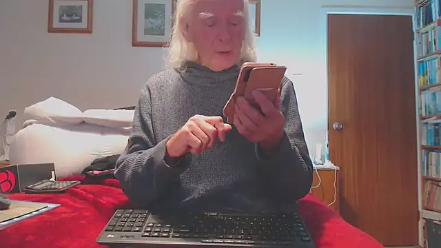 WaverlyKernow online show from October 29, 9:00 am