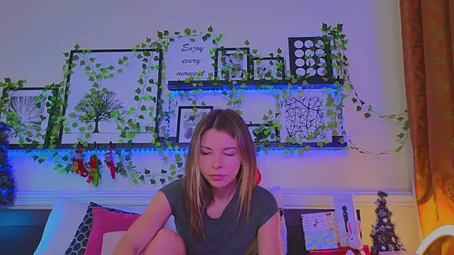 Real Tini online show from December 16, 1:11 pm