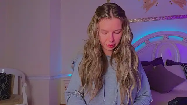 Snapshot of Real_Tini chatting on October 11, 11:42 am Real Tini online show from October 11, 11:42 am