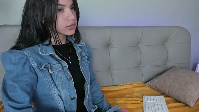 were-Naughty online show from December 28, 10:55 pm