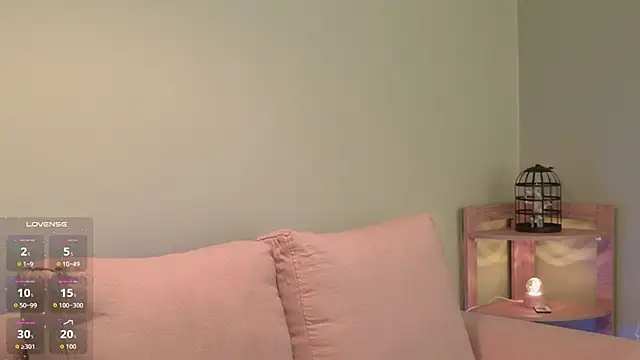 were-Naughty online show from June 25, 1:26 pm