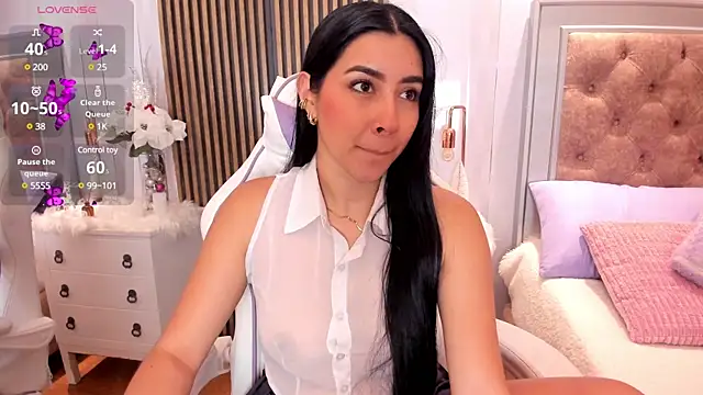 Snapshot of Charlotte_Shelby chatting on January 18, 2:55 pm Charlotte Shelby online show from January 18, 2:55 pm