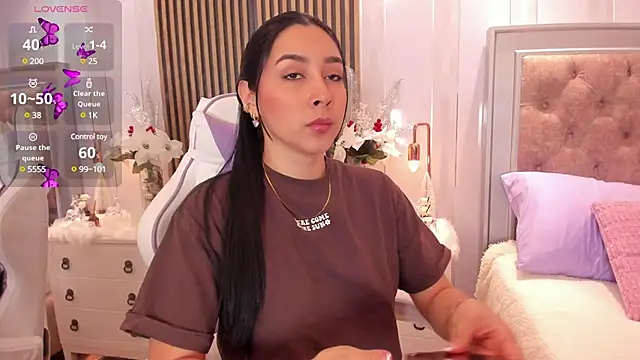Snapshot of Charlotte_Shelby chatting on January 23, 11:58 am Charlotte Shelby online show from January 23, 11:58 am