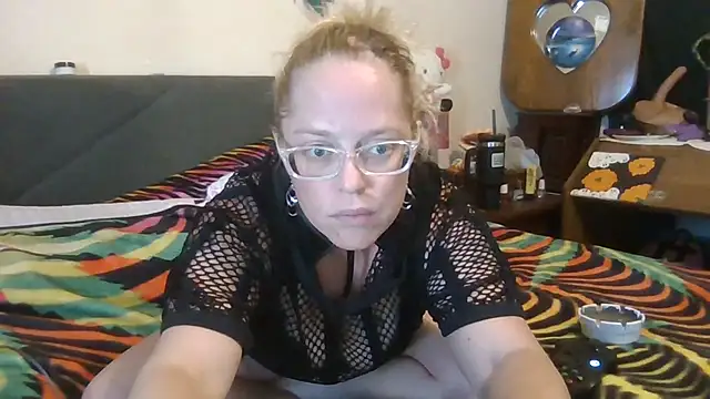 Toybox13 Pika online show from November 24, 9:47 pm