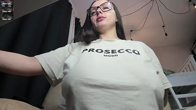 Snapshot of lecherous_wife chatting on October 13, 5:57 pm lecherous wife online show from October 13, 5:57 pm