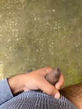 Snapshot of girls_lovers90 chatting on December 15, 6:17 am girls lovers90 online show from December 15, 6:17 am