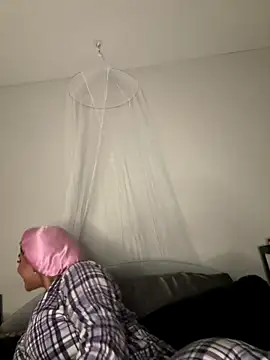 Snapshot of Lickplayofficial chatting on November 21, 3:27 am Lickplayofficial online show from November 21, 3:27 am