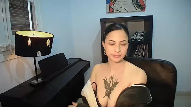 Snapshot of Windy_butterfly chatting on September 24, 3:59 pm Windy butterfly online show from September 24, 3:59 pm