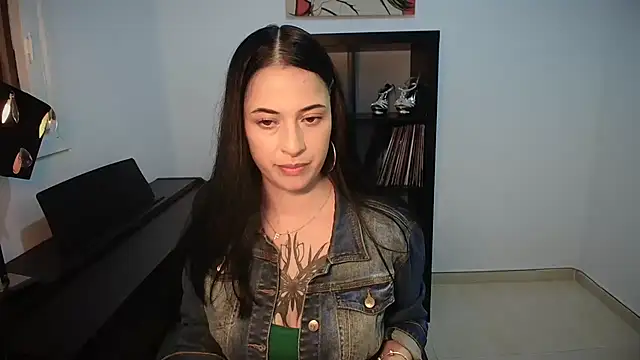 Snapshot of Windy_butterfly chatting on September 28, 5:51 pm Windy butterfly online show from September 28, 5:51 pm