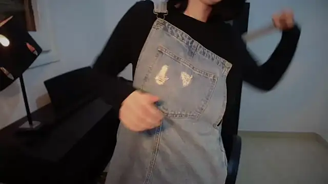 Snapshot of Windy_butterfly chatting on October 12, 6:40 pm Windy butterfly online show from October 12, 6:40 pm