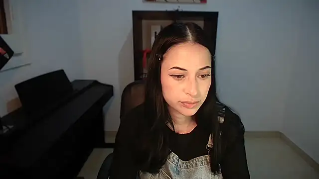 Snapshot of Windy_butterfly chatting on October 13, 6:19 pm Windy butterfly online show from October 13, 6:19 pm