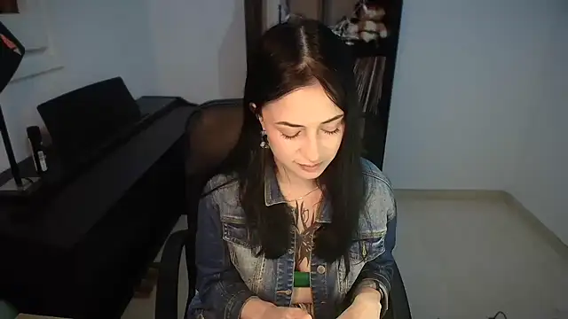 Snapshot of Windy_butterfly chatting on October 18, 5:35 pm Windy butterfly online show from October 18, 5:35 pm