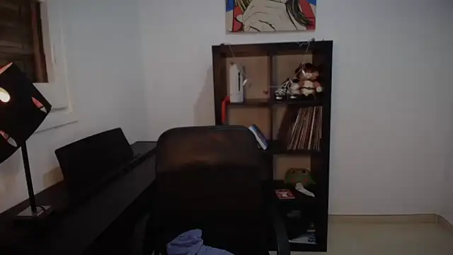 Snapshot of Windy_butterfly chatting on October 19, 8:09 pm Windy butterfly online show from October 19, 8:09 pm