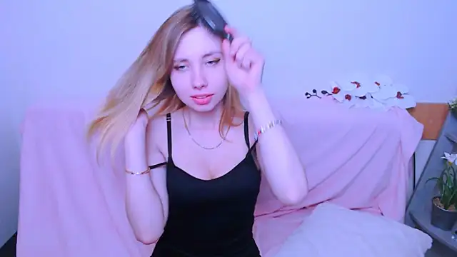 AliceFire  online show from May 5, 11:29 am