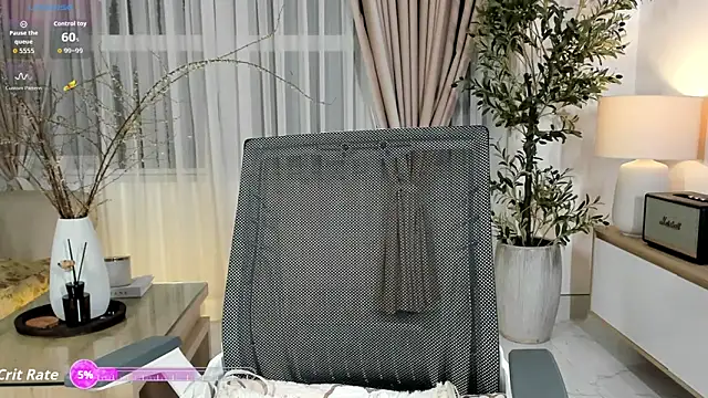  Joliie  online show from March 17, 4:54 pm