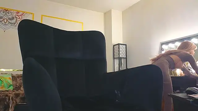 Snapshot of PandoraVolkov chatting on February 18, 8:49 am PandoraVolkov online show from February 18, 8:49 am