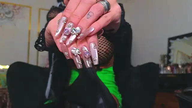 Snapshot of PandoraVolkov chatting on February 18, 7:52 pm PandoraVolkov online show from February 18, 7:52 pm