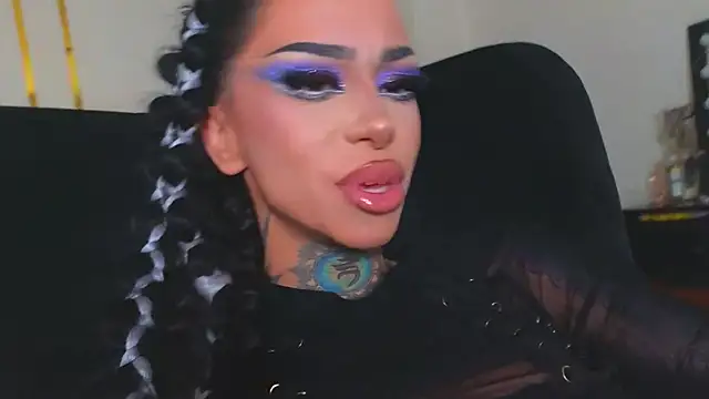 Snapshot of PandoraVolkov chatting on February 19, 10:34 am PandoraVolkov online show from February 19, 10:34 am