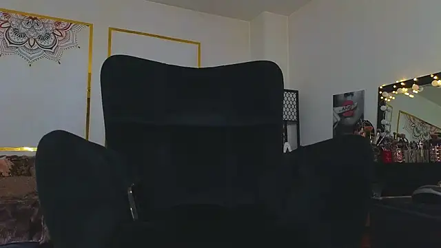 Snapshot of PandoraVolkov chatting on February 27, 7:58 pm PandoraVolkov online show from February 27, 7:58 pm