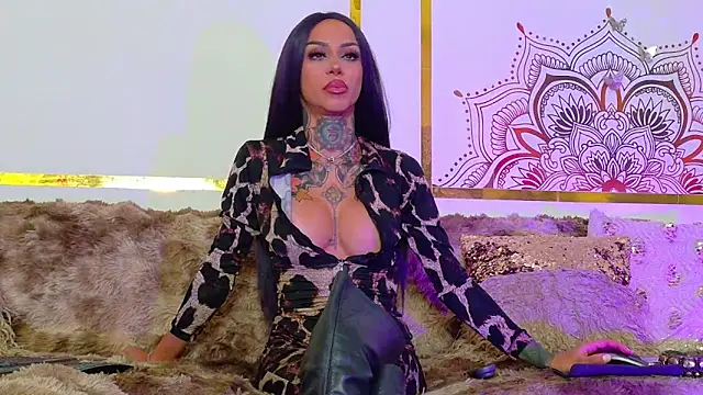 Snapshot of PandoraVolkov chatting on October 1, 7:53 pm PandoraVolkov online show from October 1, 7:53 pm